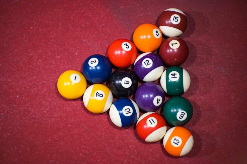 Billard-Regeln & Spielanleitung für Einsteiger 2 Kugeln beim Poolbillard