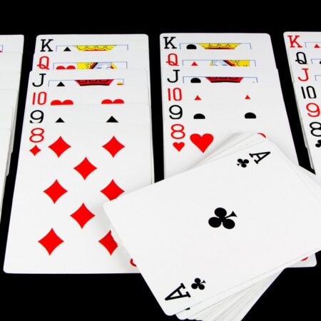 Klondike Solitaire – So spielt ihr das Kartenspiel gratis online