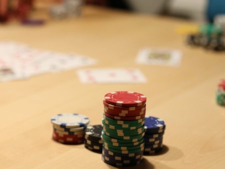 Texas Hold’em und Ultimate Texas Hold’em Poker im Vergleich