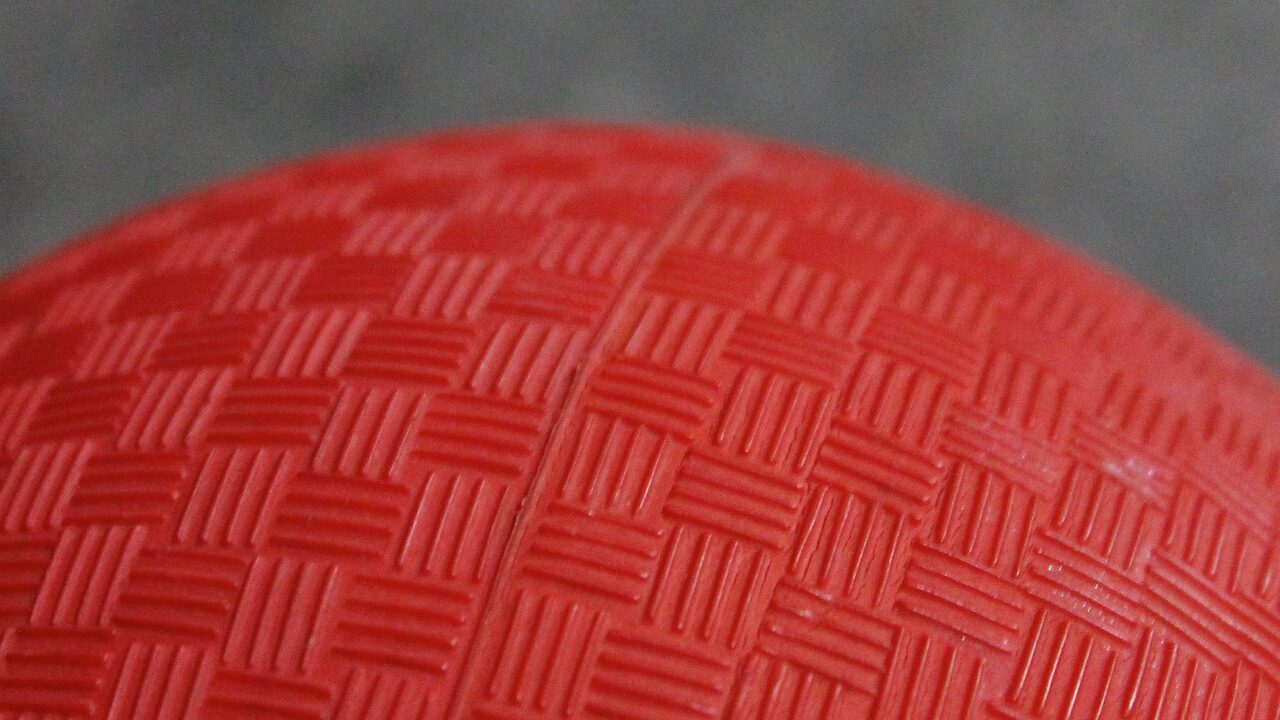 dodgeball 429621 1920 edited