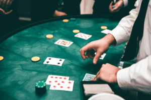 Besondere Varianten 2025: So kann man Poker und Blackjack auch super spielen! 7 Besondere Varianten von Poker